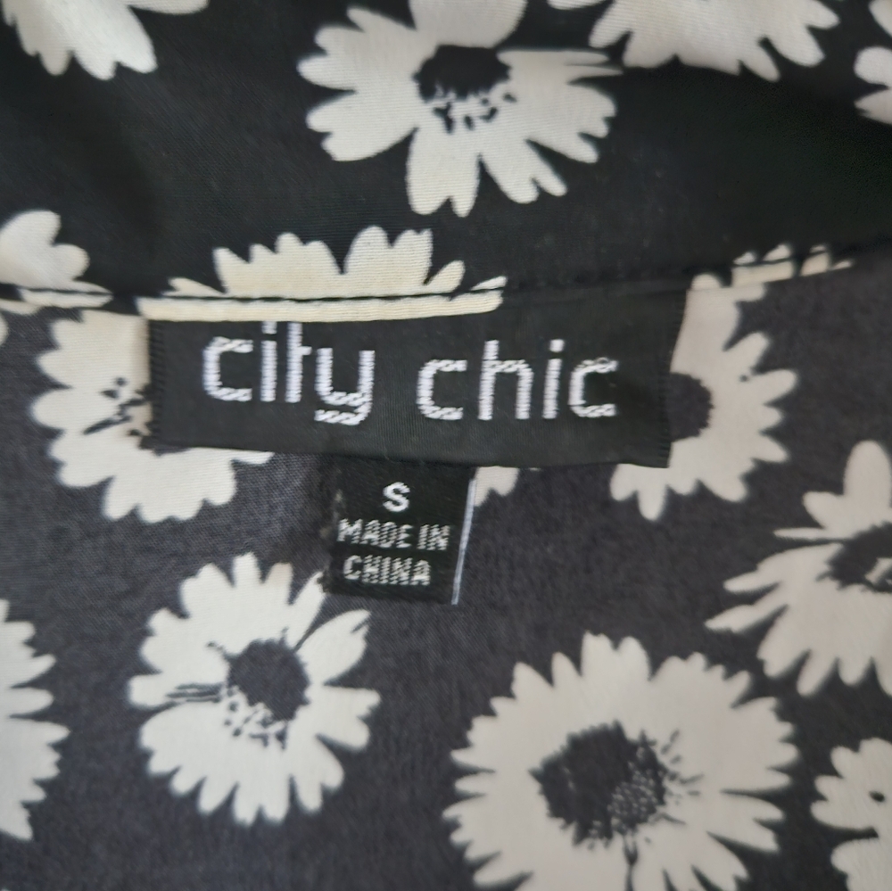 City Chic Daisy Floral Dress - Picture 6 of 9